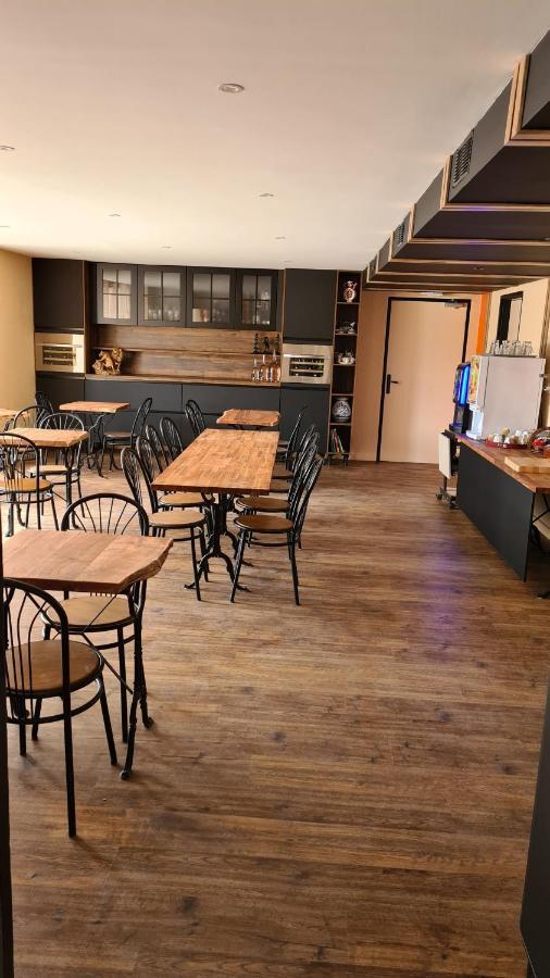 Hotel L'Etoile Aeroport - A61 Carcassonne Extérieur photo