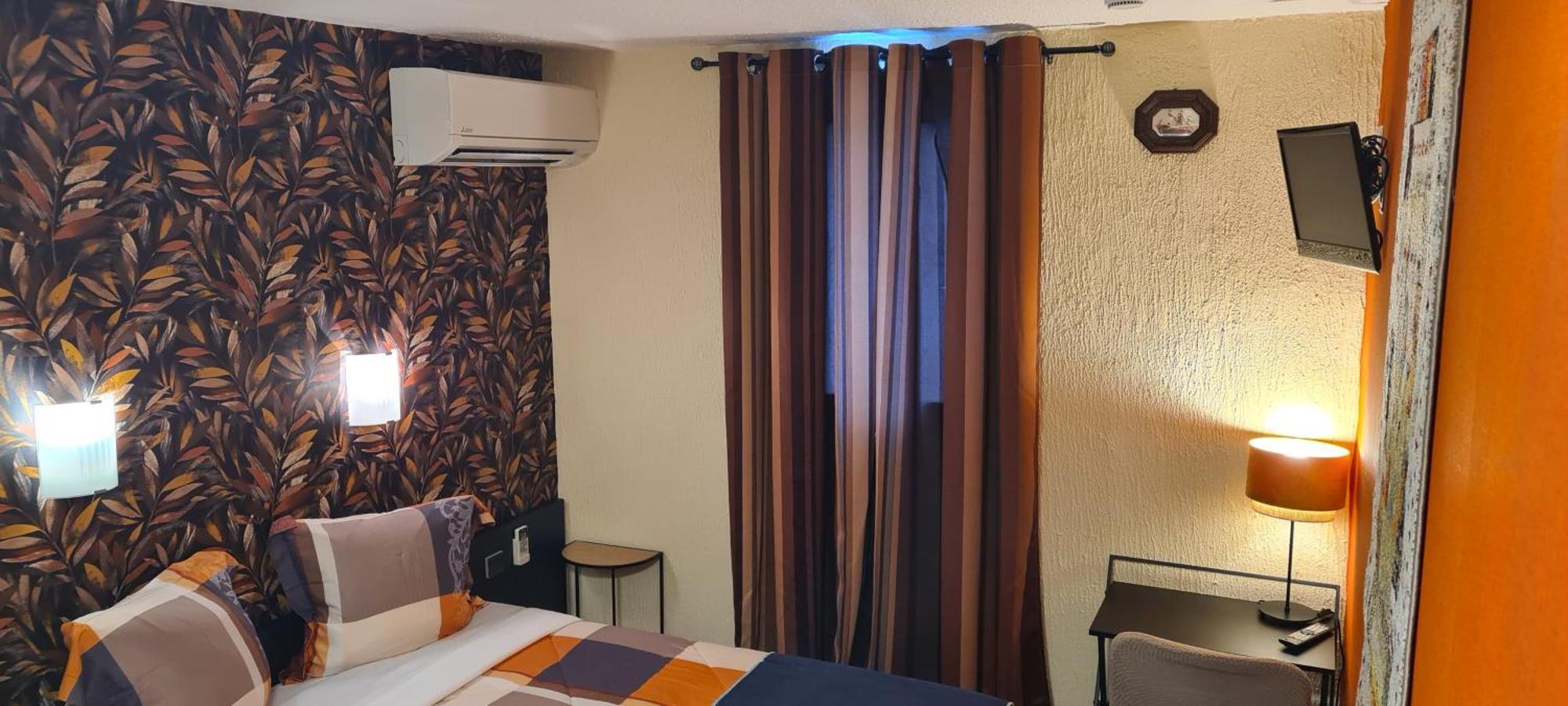 Hotel L'Etoile Aeroport - A61 Carcassonne Extérieur photo