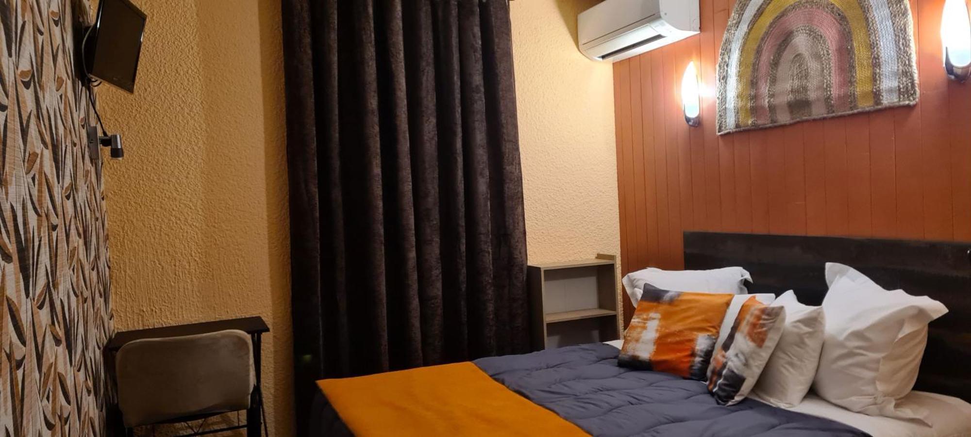 Hotel L'Etoile Aeroport - A61 Carcassonne Extérieur photo
